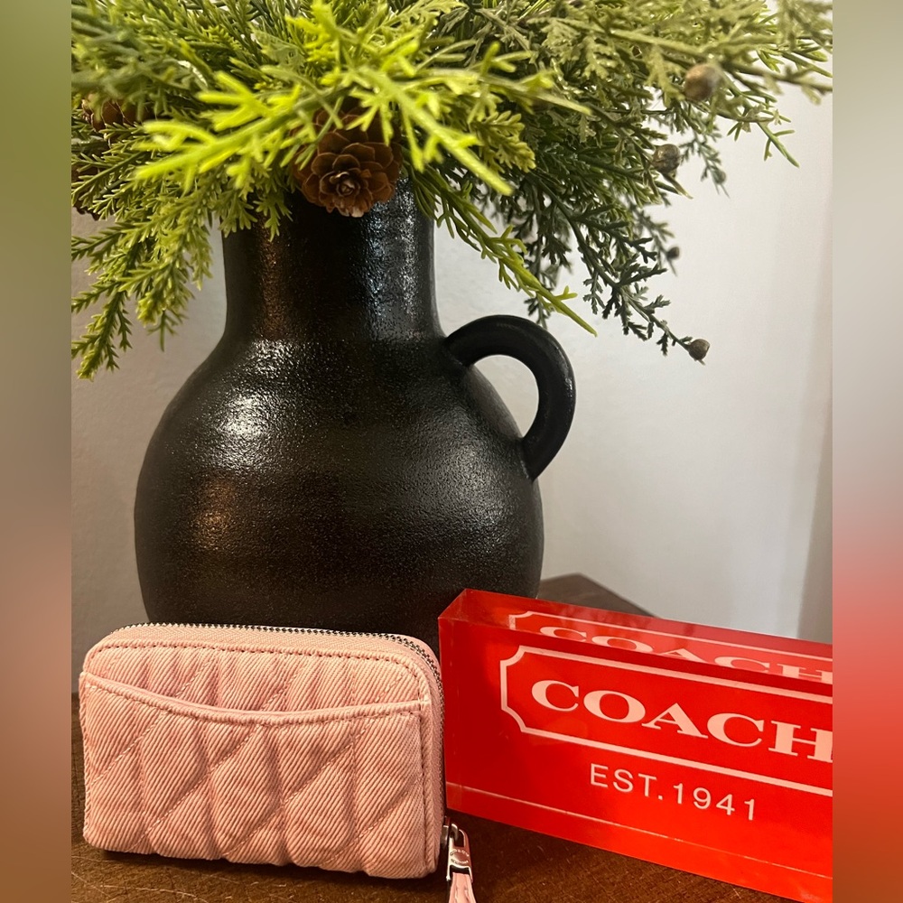 Coach Pink Denim Quilted Zip Around Card Case - Picture 2 of 9
